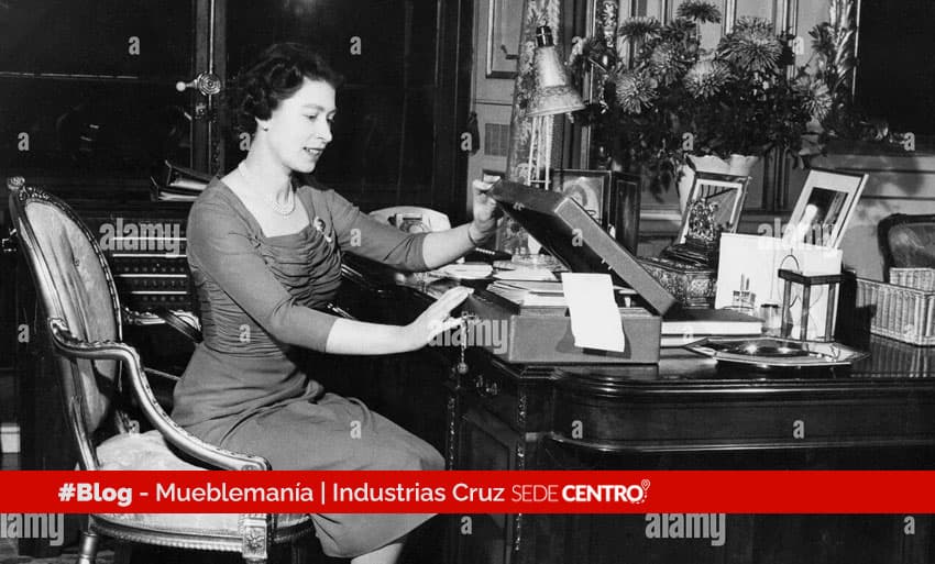 Reina Isabel II: Los escritorios y sillas desde donde gobernó a su reino